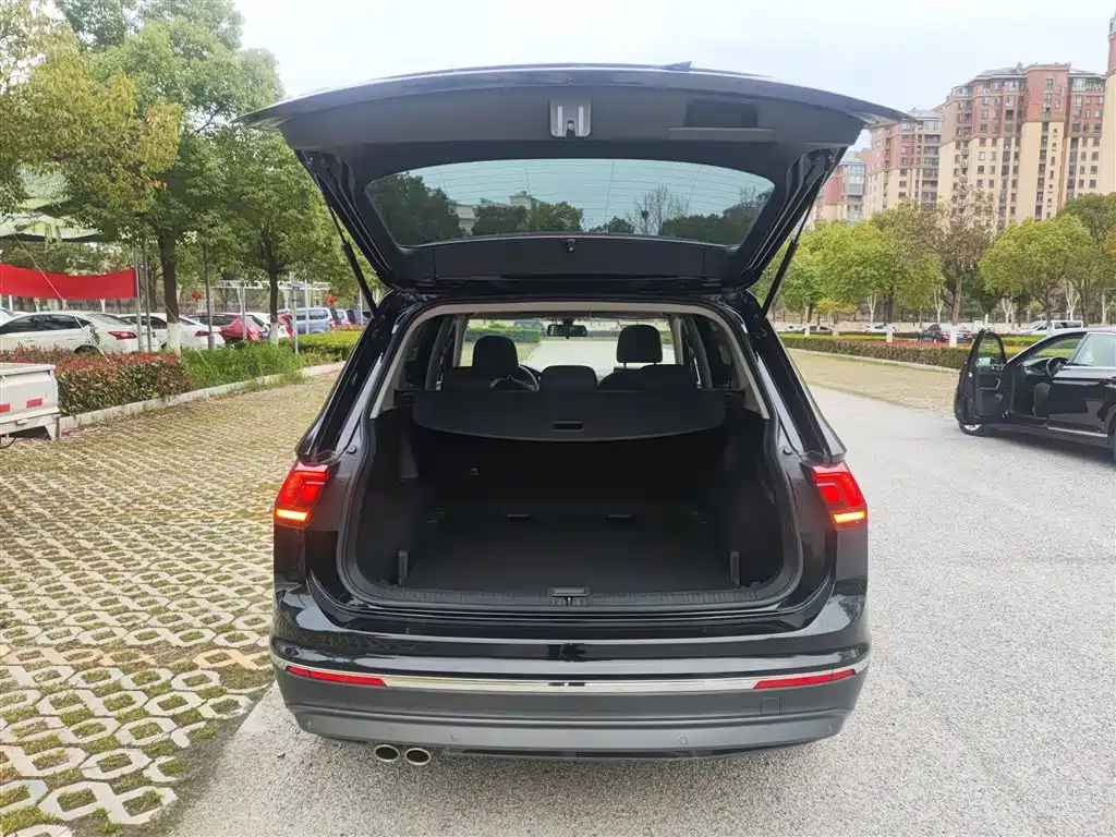 Volkswagen Tiguan L 2020 — фото 19