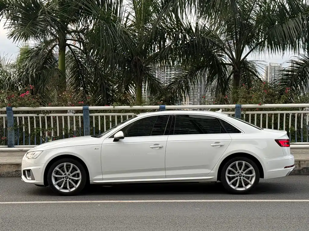 Audi A4L 2019 — фото 4