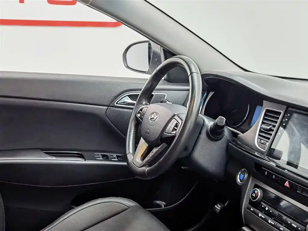 Hyundai Mistra 2015 — фото 22