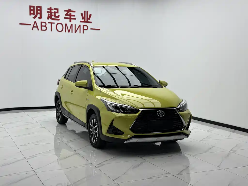 Toyota Yaris L 2022