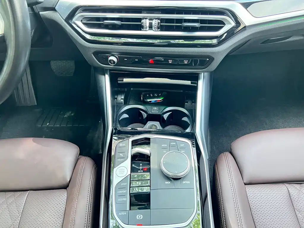 BMW 3 Series 2023 — фото 14