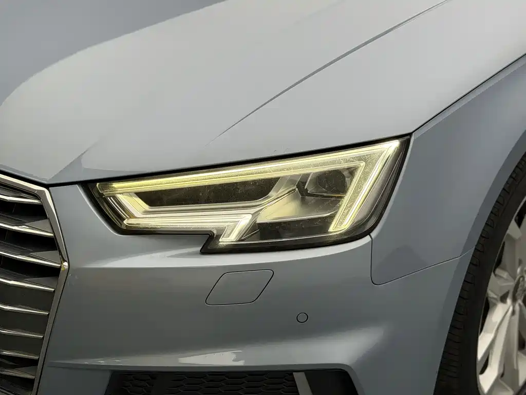 Audi A4L 2018 — фото 10