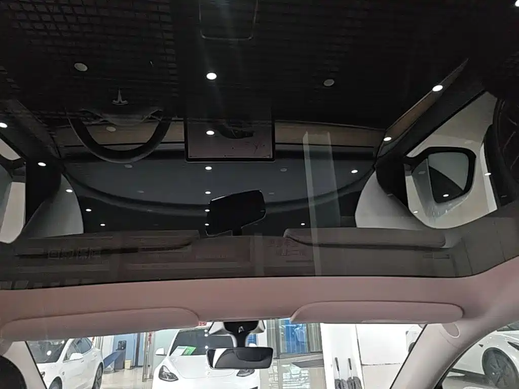 Tesla Model Y 2022 — фото 18