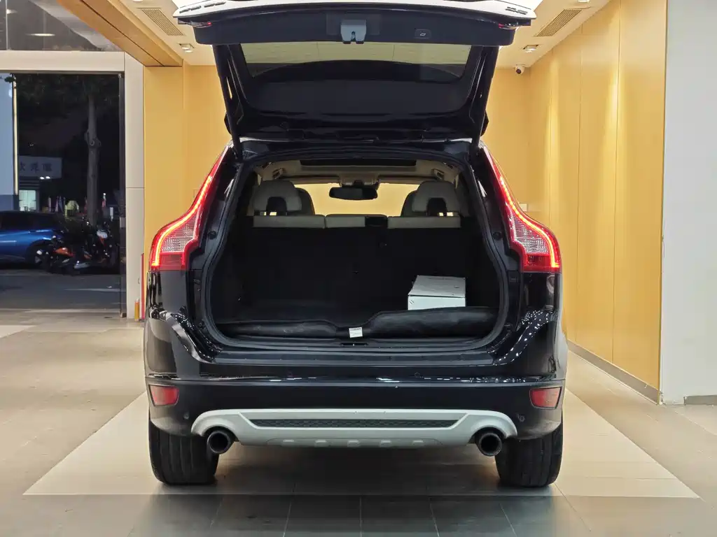 Volvo XC60 2012 — фото 26