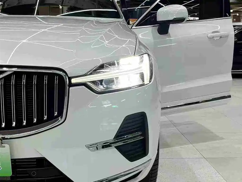 Volvo XC60 PHEV 2025 — фото 25