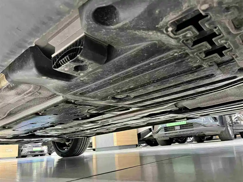 Volvo XC60 PHEV 2025 — фото 30