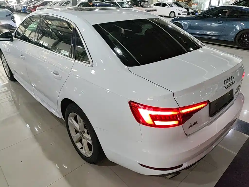 Audi A4L 2017