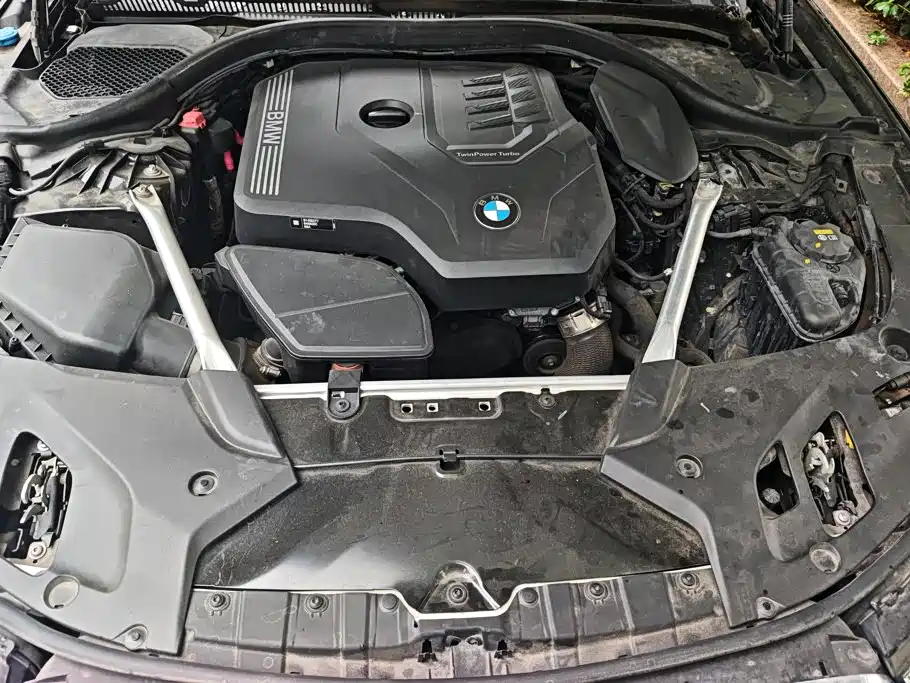 BMW 5 Series 2021 — фото 10