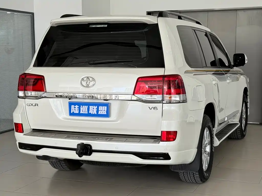 Toyota Land Cruiser 2018 — фото 19