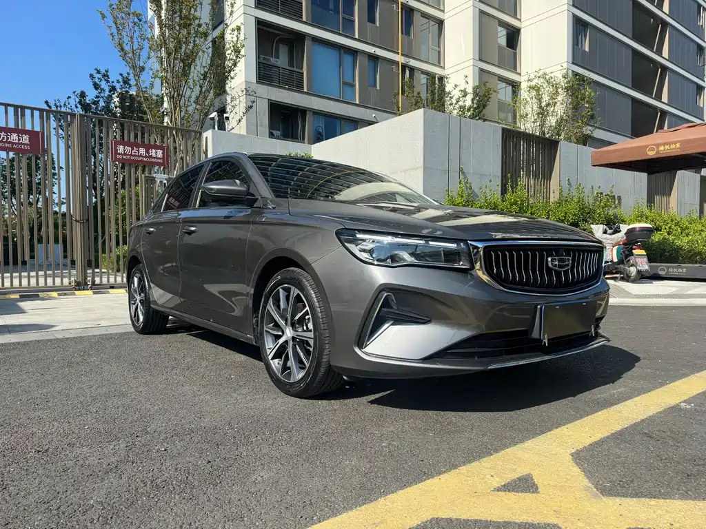 Geely Emgrand 2023