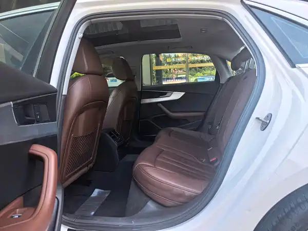 Audi A4L 2018