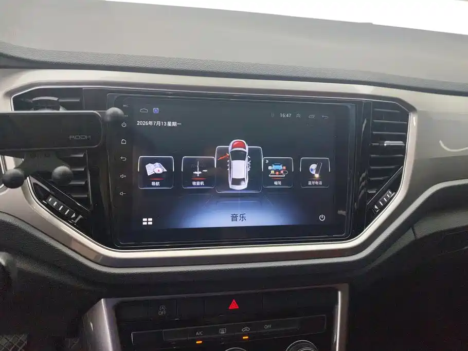 Volkswagen T-Roc 2018 — фото 13