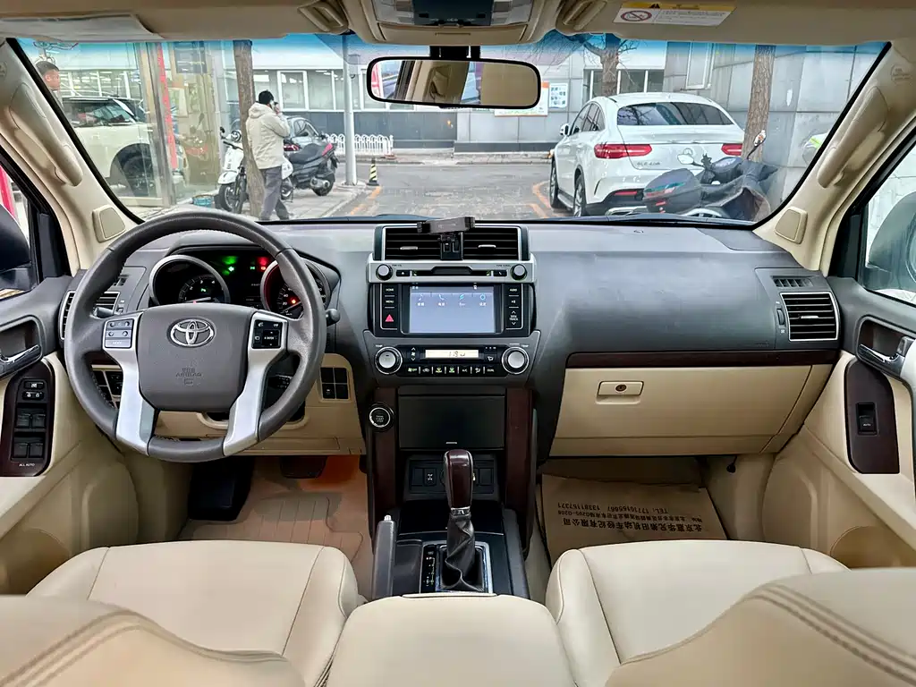 Toyota Prado 2015 — фото 42