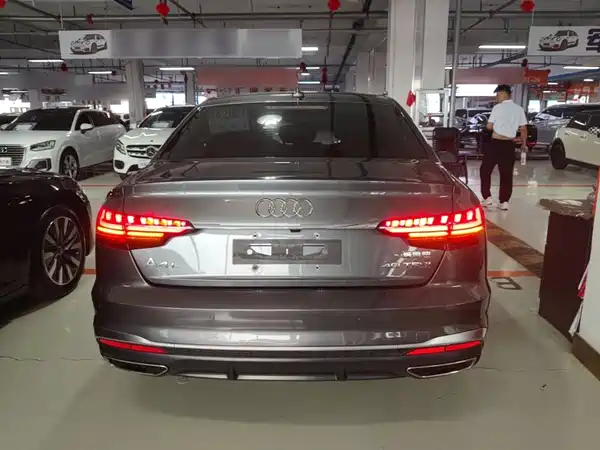 Audi A4L 2021