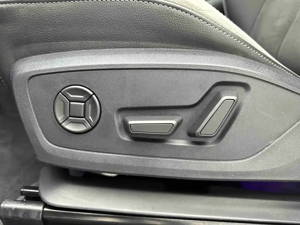 Audi Q3 2023 — фото 11