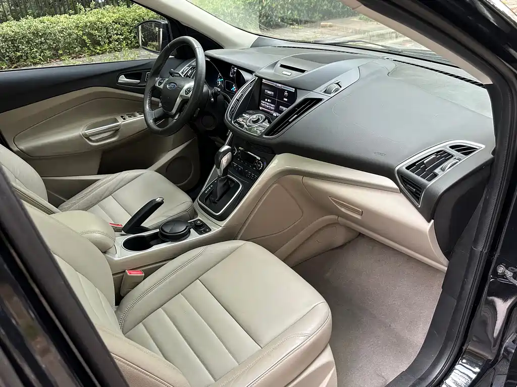 Ford Kuga 2014 — фото 14