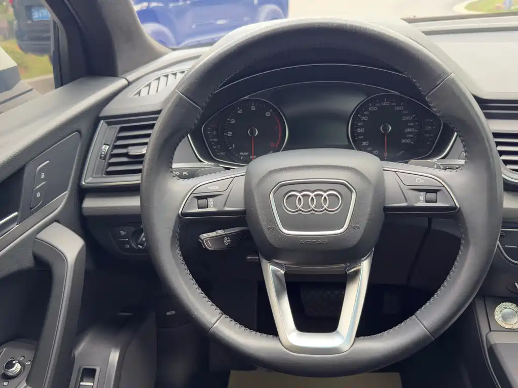 Audi Q5L 2020 — фото 20