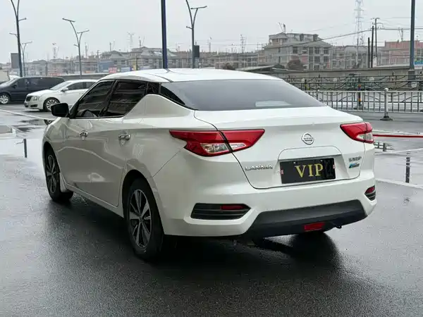 Nissan Bluebird 2019