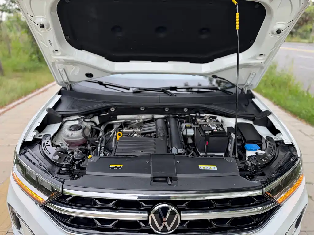 Volkswagen T-Roc 2023 — фото 16