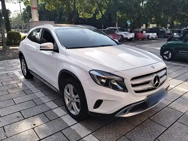 Mercedes-Benz GLA 2016
