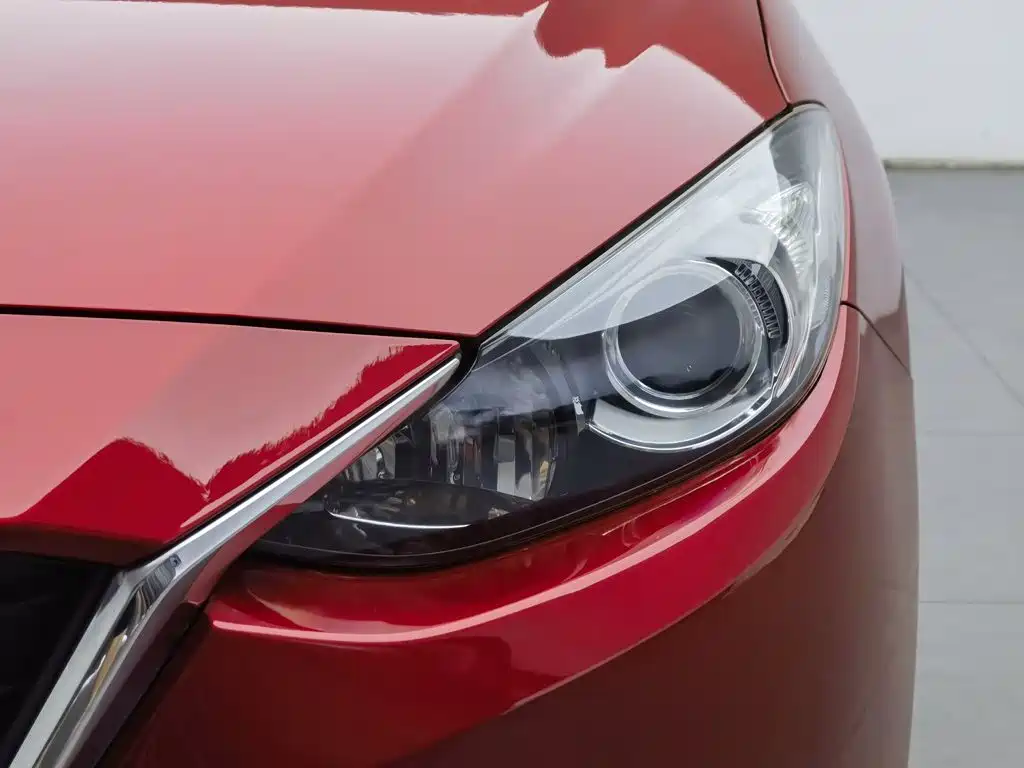 Mazda 3 Axela 2015