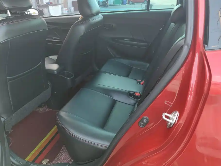 Toyota Yaris L 2022 — фото 11
