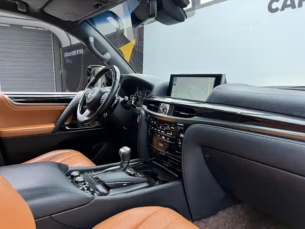 Lexus LX 2016