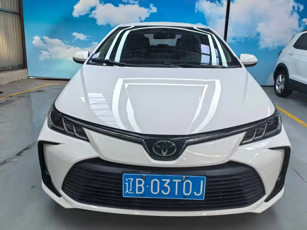 Toyota Corolla 2023 — фото 2