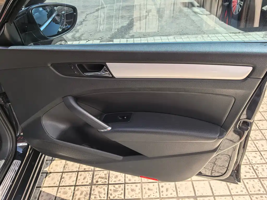 Volkswagen Passat 2015 — фото 14