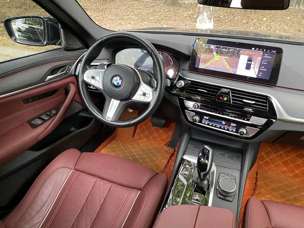 BMW 5 Series 2022 — фото 13