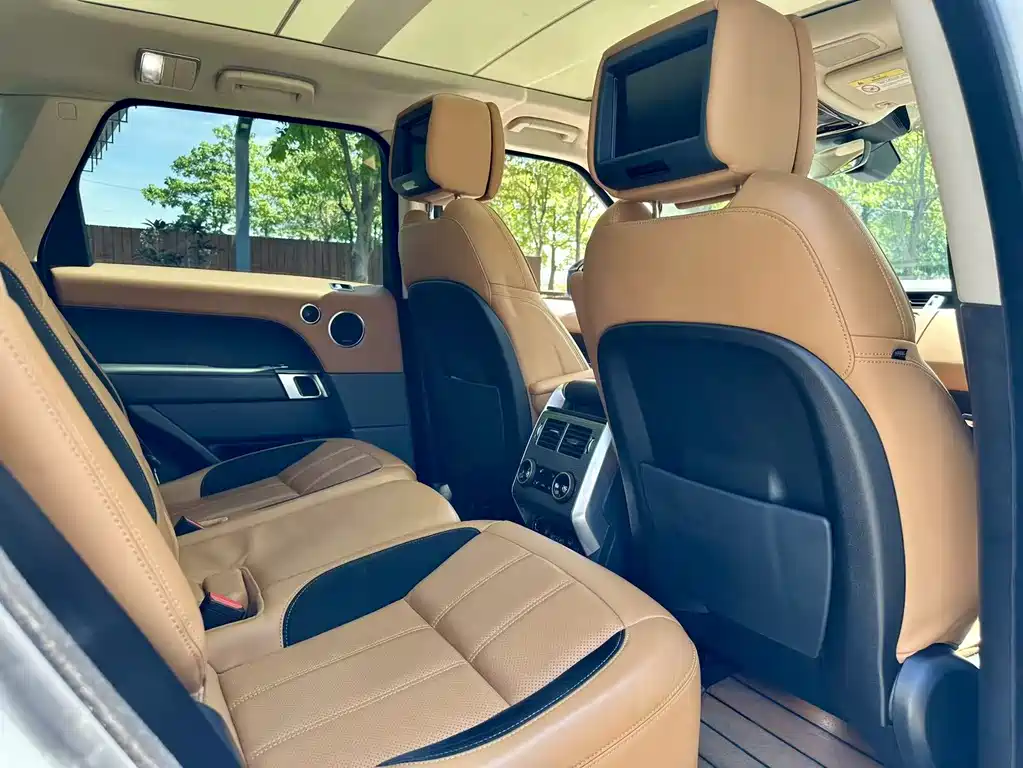 Land Rover Sport 2020 — фото 17