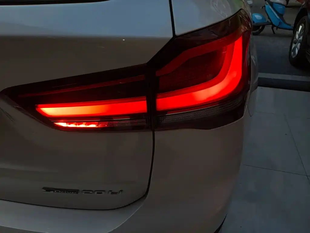 BMW X1 2020 — фото 8