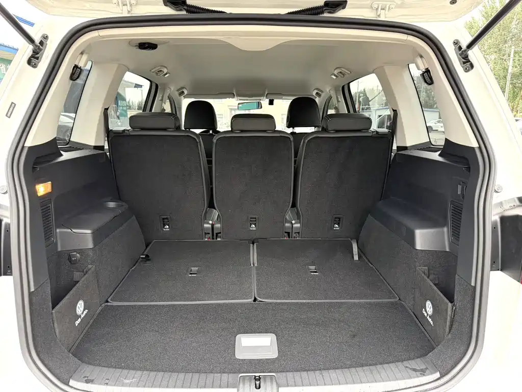 Volkswagen Touran 2024
