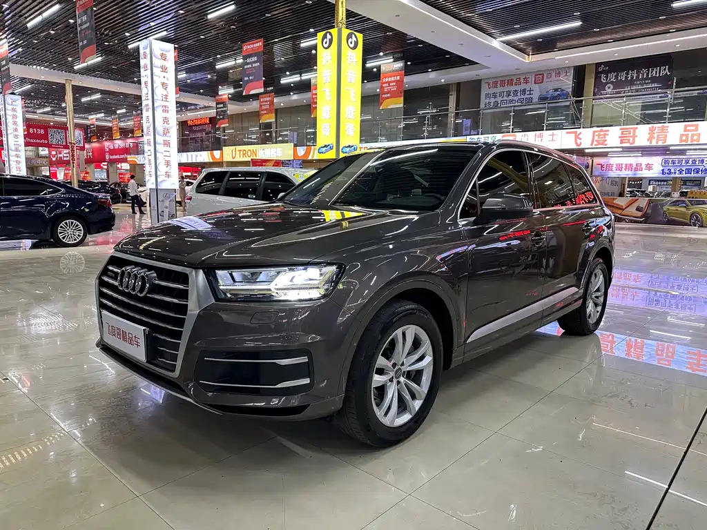 Audi Q7 2018 — фото 1