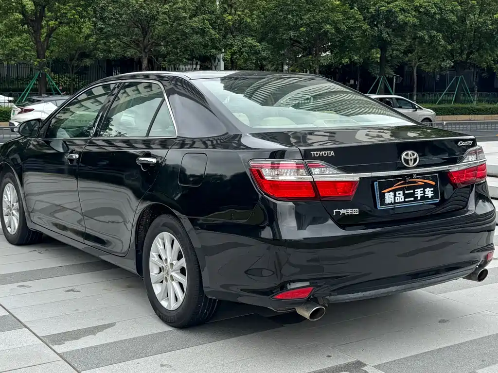 Toyota Camry 2016 — фото 19