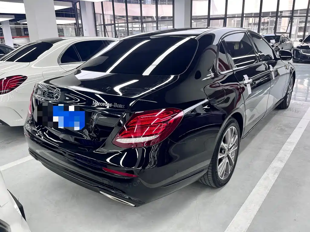 Mercedes-Benz E-Class 2019 — фото 12