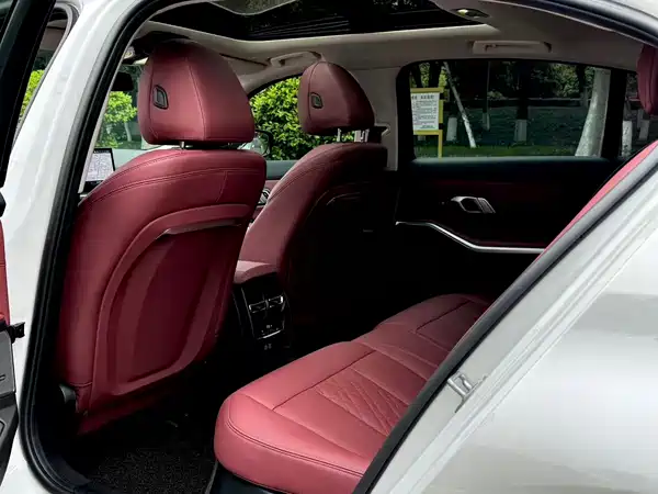 BMW 3 Series 2025