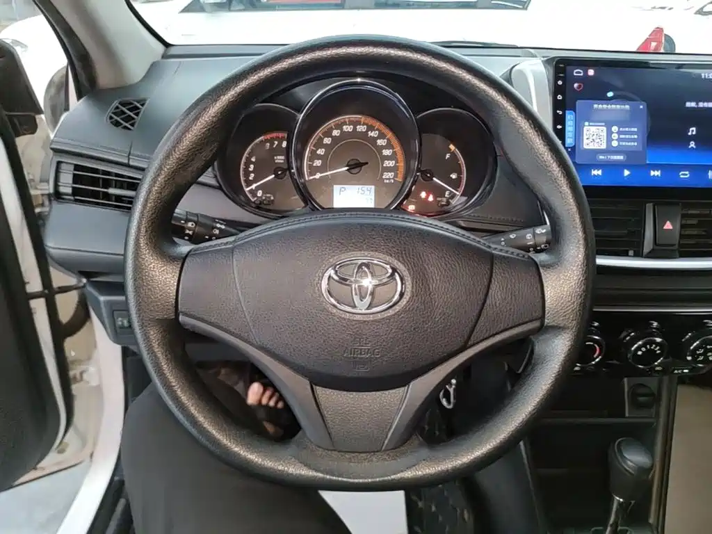 Toyota Yaris L 2021 — фото 11