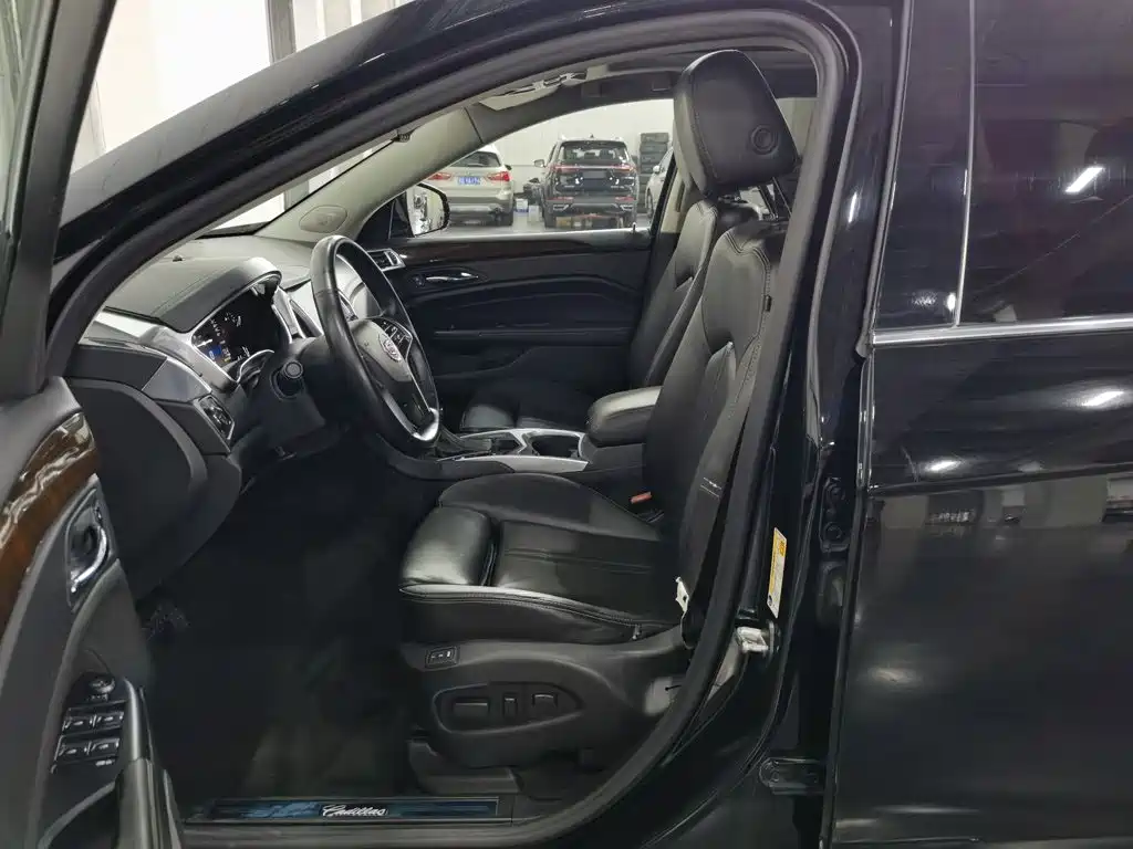 Cadillac SRX 2015 — фото 10