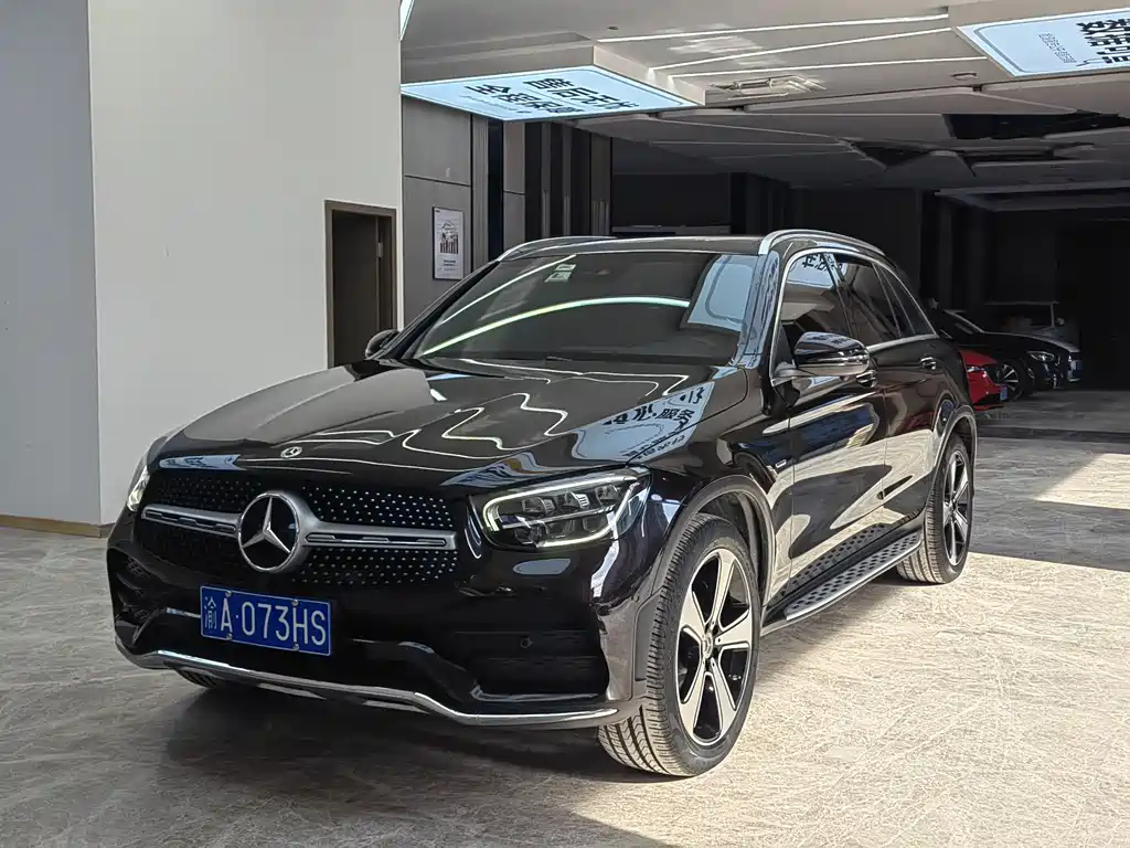 Mercedes-Benz GLC 2022 — фото 1