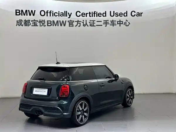 MINI MINI 2024