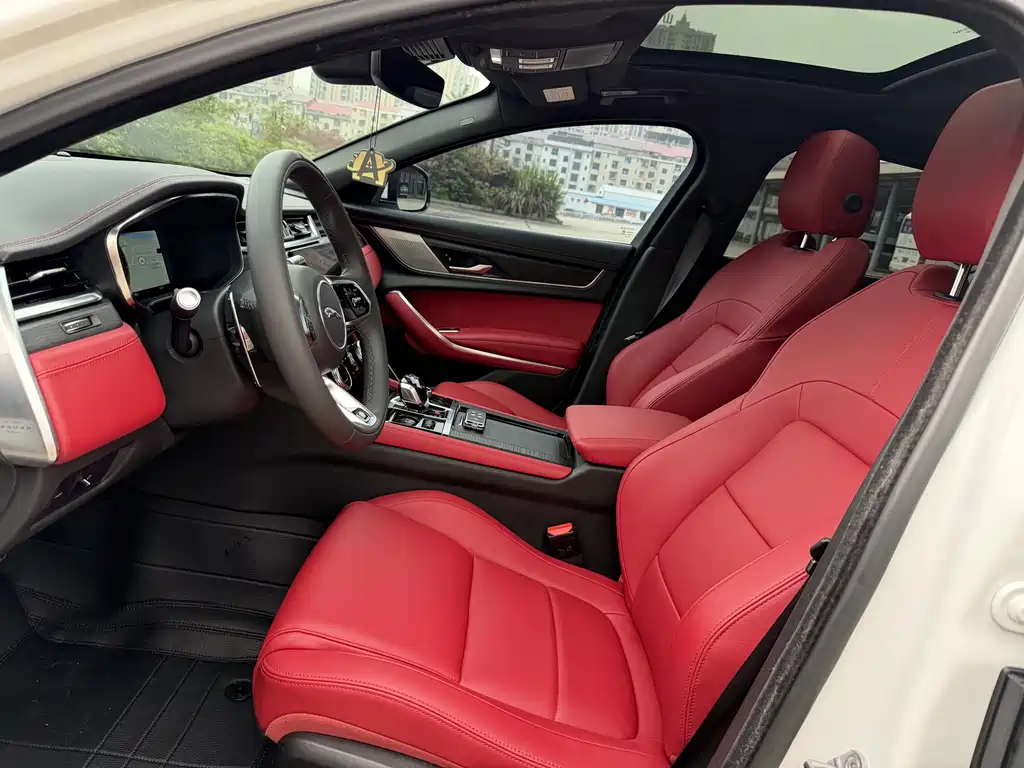 Jaguar XFL 2022 — фото 13