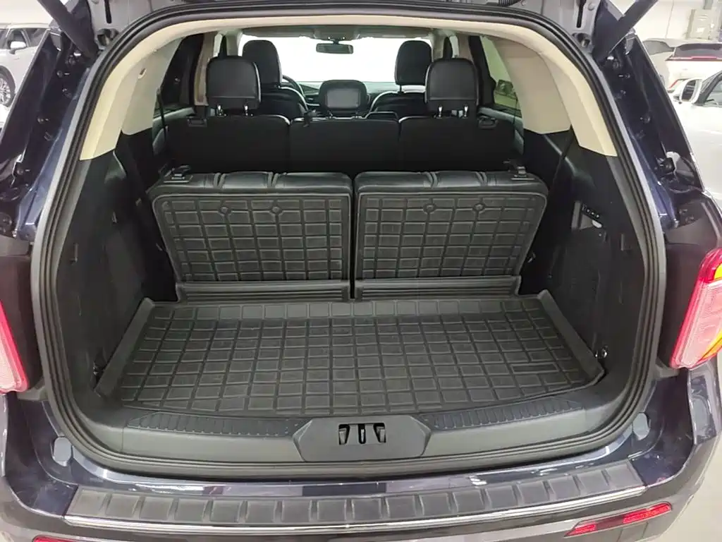 Ford Explorer 2022 — фото 19