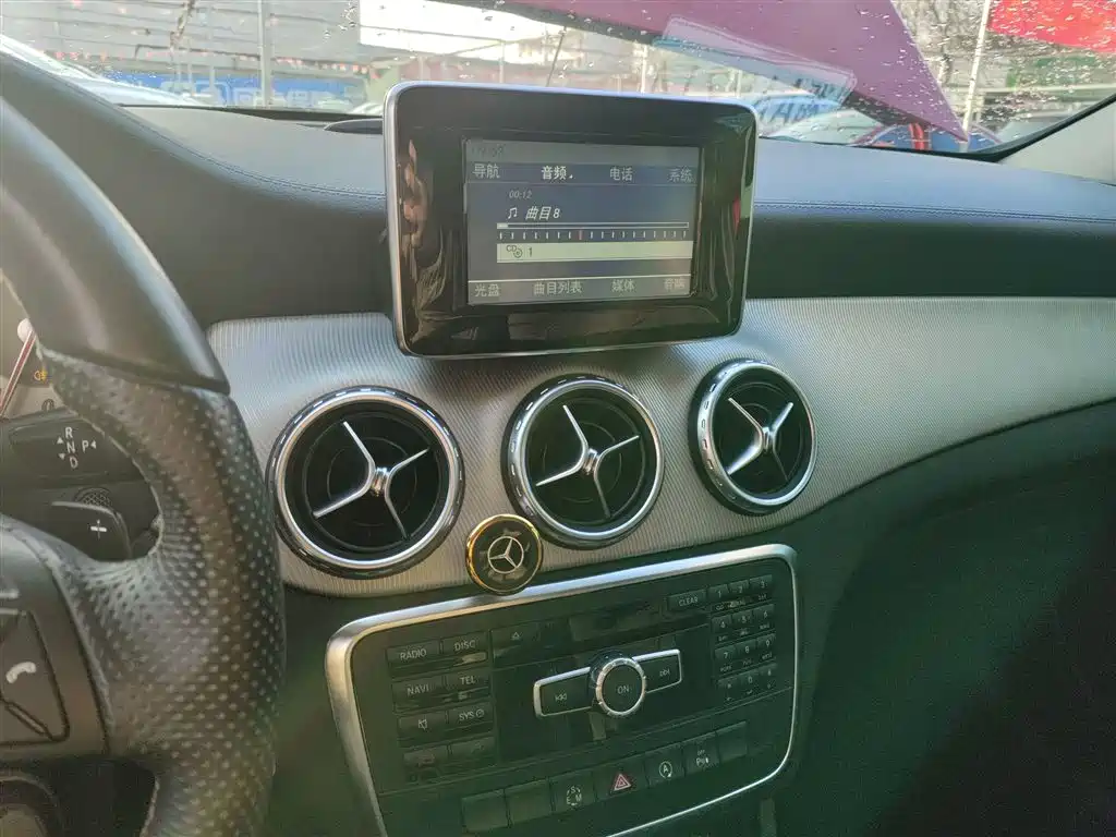 Mercedes-Benz GLA 2015 — фото 10