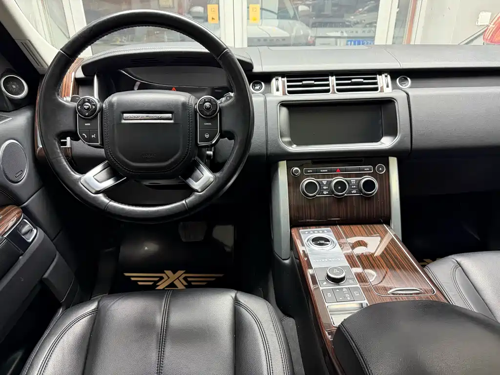Land Rover Range Rover 2018 — фото 32