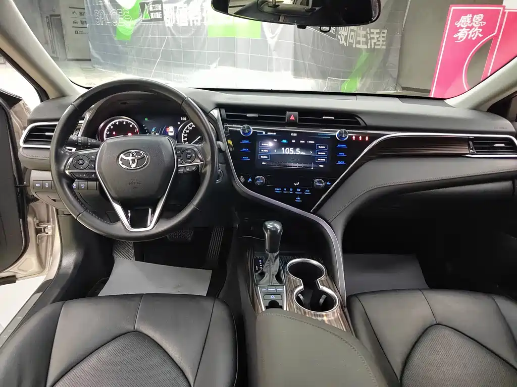 Toyota Camry 2020 — фото 14