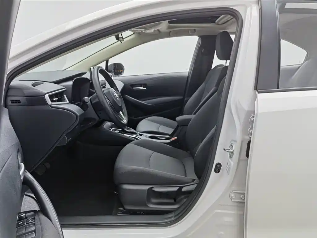 Toyota Corolla 2023 — фото 10
