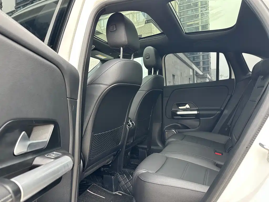 Mercedes-Benz GLA 2023 — фото 8