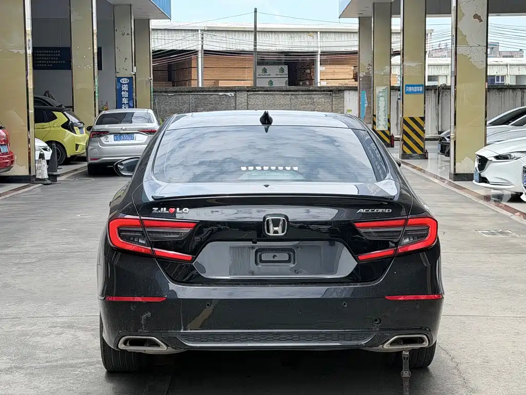 Honda Accord 2022 — фото 12