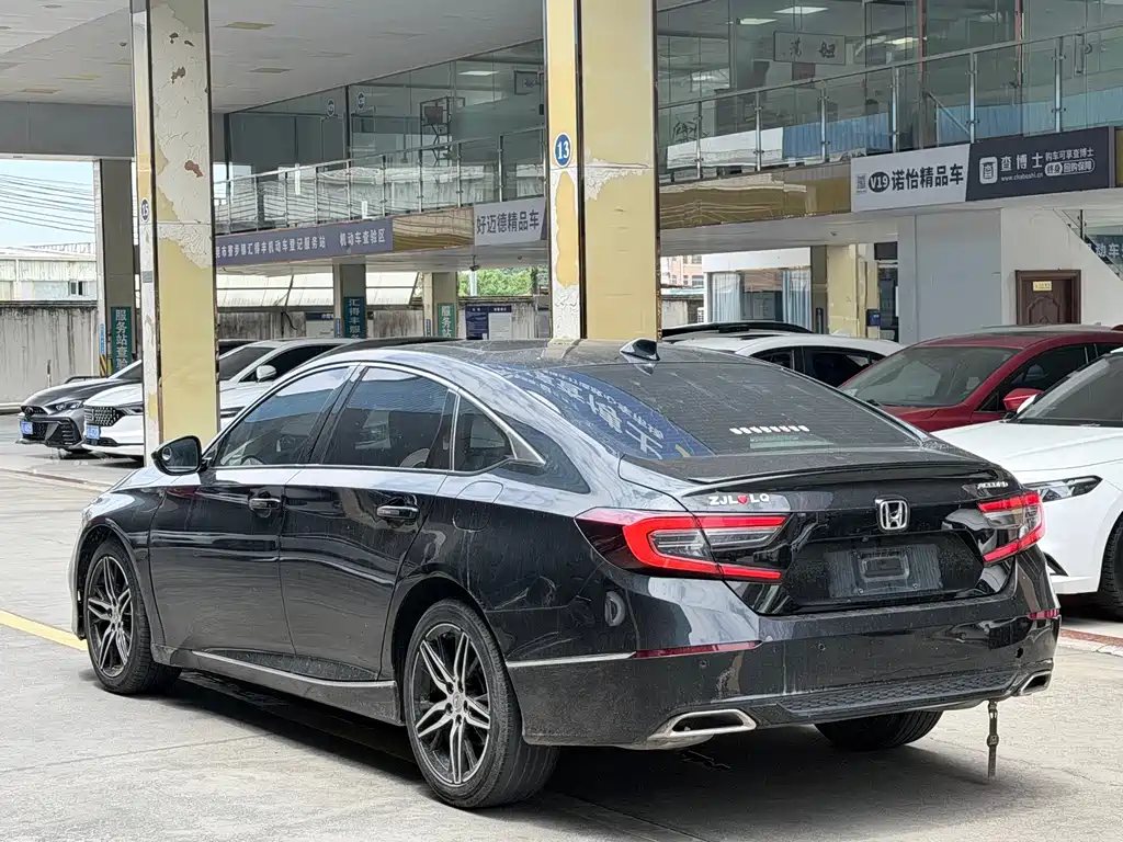 Honda Accord 2022 — фото 13